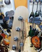 ბას გიტარა Squier Fender precision bass