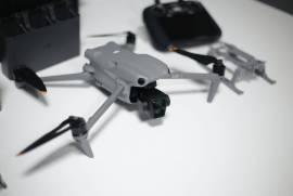 დრონი DJI AIR 3