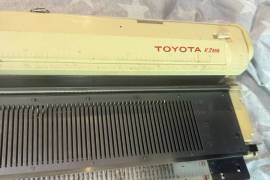 საქსოვი მანქანა Toyota KS 858