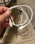 INSIGNIA IPOD,IPHONE,IPAD CABLE