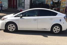 Toyota Prius ქირავდება დღიურად