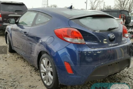 დაშლილი ავტომობილები HYUNDAI Veloster 2011