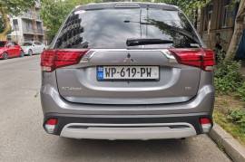 MITSUBISHI OUTLANDER 2020