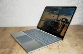 Microsoft Surface Laptop Go i5 10Gen,8GB RAM,SSD 2