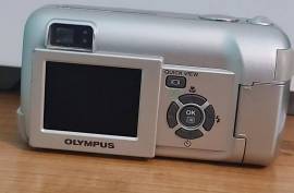 ციფრული ფოტოკამერა Olympus D-560 Zoom