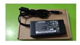 TOSHIBA charger for laptop