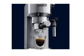 ესპრესოს ავტომატური ყავის აპარატი DeLonghi EC685.M