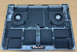 Apple Macbook Pro 16 M1 Pro A2485 - key/battery